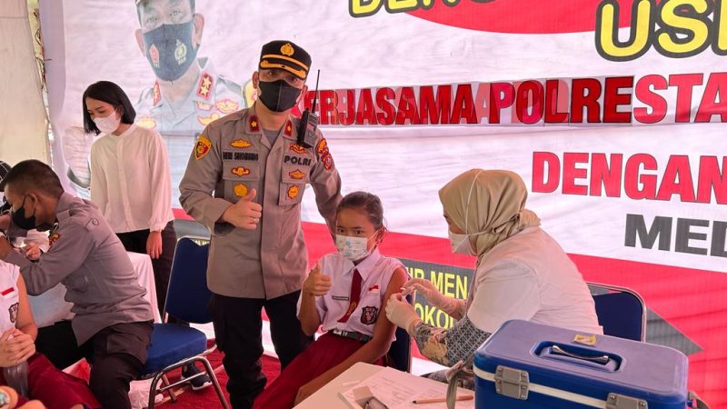 Pelaksanaan Zoom Meeting Pantauan Vaksinasi di Yayasan Perguruan Markus Oleh Kapolsek Medan Helvetia