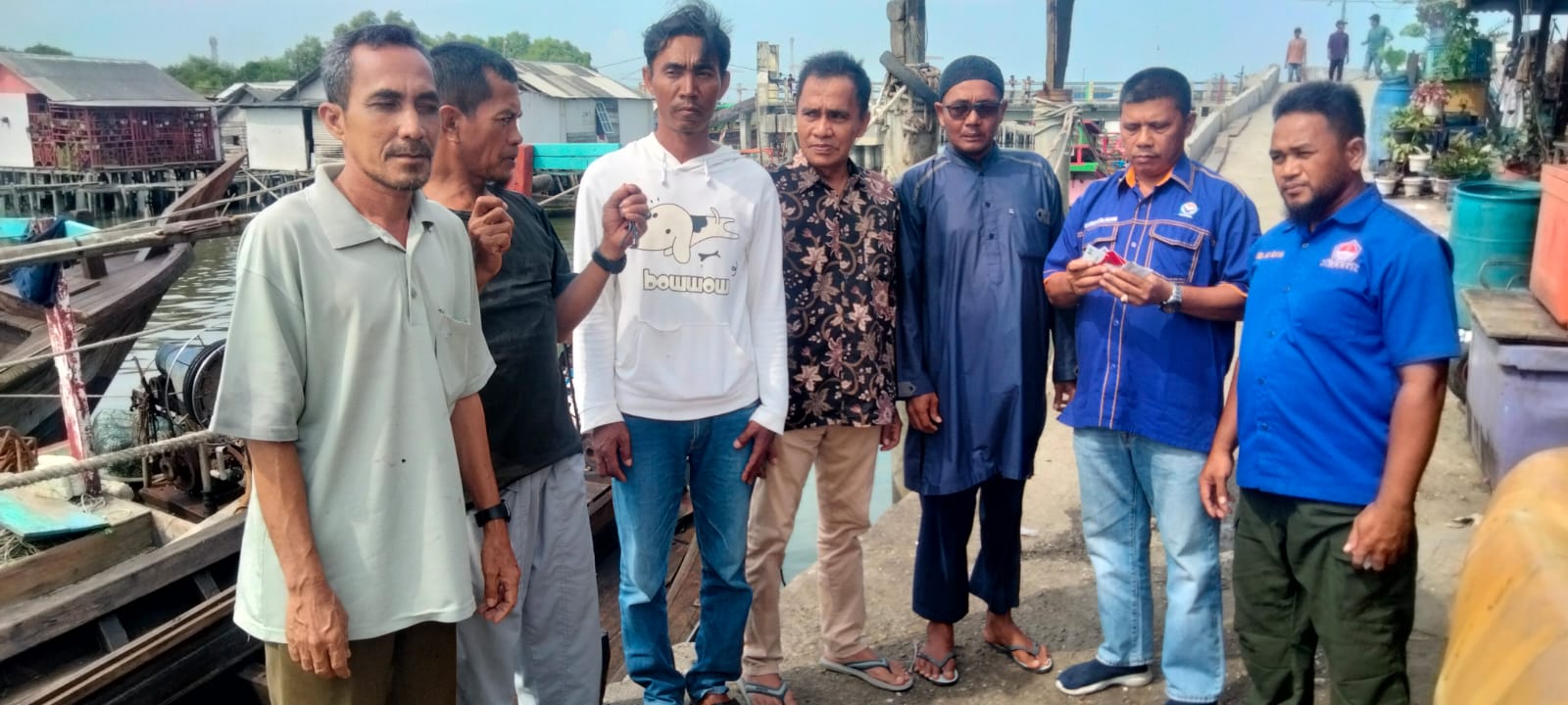 Kartu Asuransi Diberikan Kepada Nelayan Bagan Deli