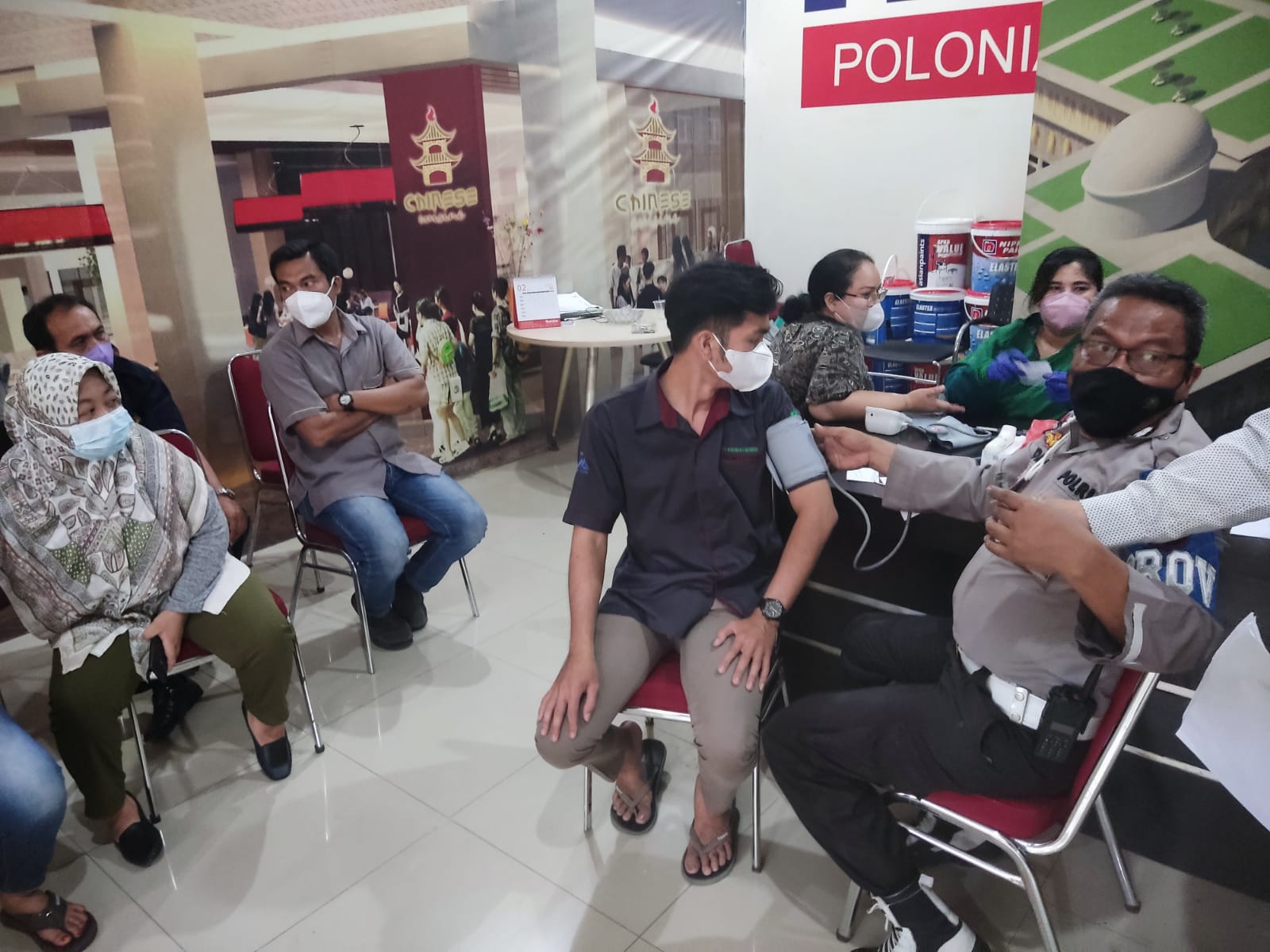 Polsek Medan Timur Gelar Vaksinasi Booster di Aula PT Naga Hari Utama