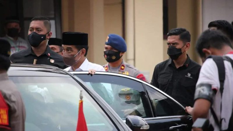 Presiden Ri Adakan Sholat di Masjid Al-Ikhlas di Lingkungan Mako Batalyon A Satbrimobdasu