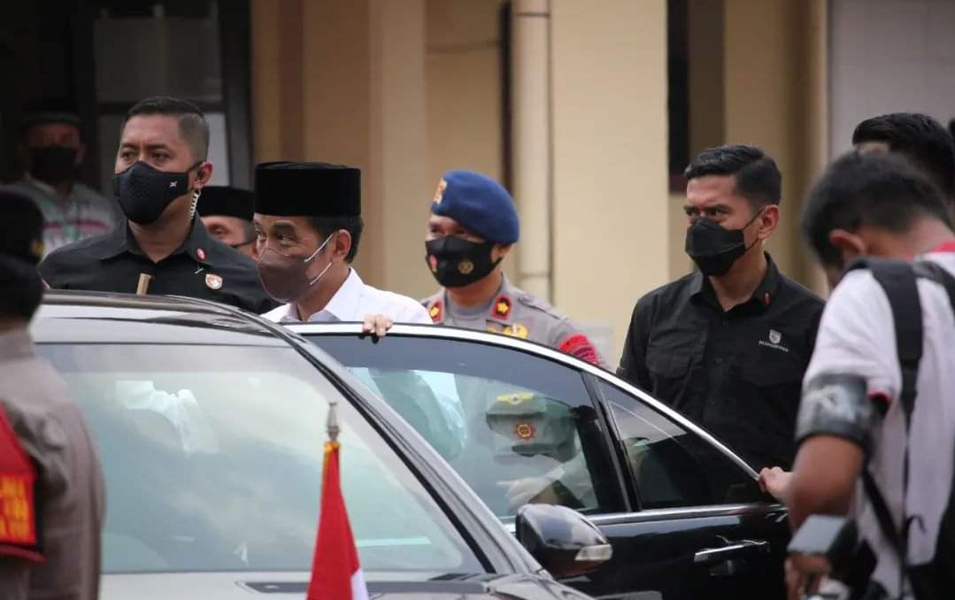 Presiden Ri Adakan Sholat di Masjid Al-Ikhlas di Lingkungan Mako Batalyon A Satbrimobdasu