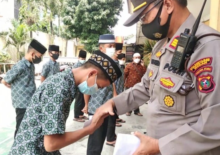 Polsek Medan Timur Berikan Bantuan Santunan