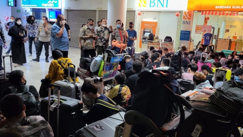 Diduga Ratusan Pekerja Judi Online Diamankan di Bandara Kualanamu