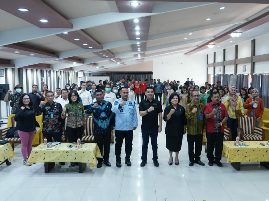 Ratusan Pelaku UMKM Tanah Karo Berikan Apresiasi Kepada Stafsus Menkum HAM RI Bane Raja Manalu