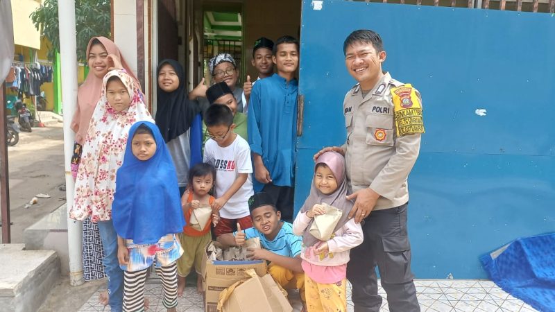 Berbagi Itu Indah Polsek Batu Ampar Peduli, Setiap Hari Jumat Berbagi Nasi Bungkus Kepada Anak Anak Yatim Panti Asuhan