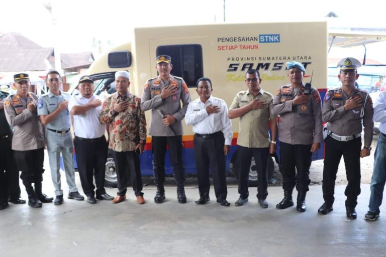 Kapolres Mandailing Hadiri Launching Mobil Samsat Keliling
