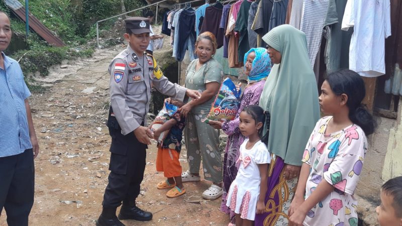 Door to door, Polsek Batuampar Berbagi Indahnya Ramadan di Kampung Seraya