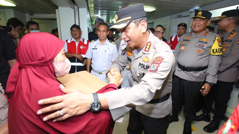 KAPOLDA KEPRI TINJAU ARUS MUDIK DI PELABUHAN BATU AMPAR