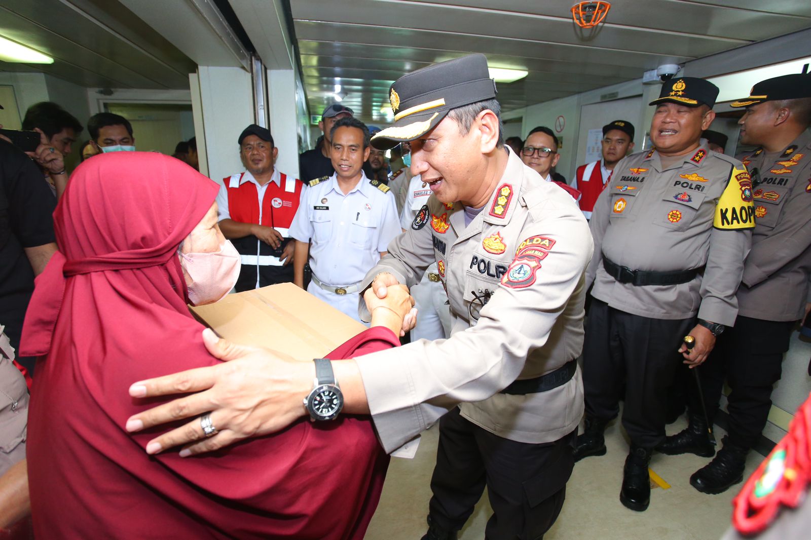 KAPOLDA KEPRI TINJAU ARUS MUDIK DI PELABUHAN BATU AMPAR