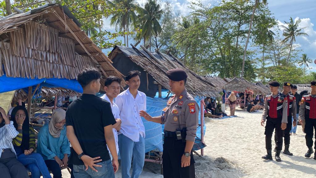 Hari ke 3 Lebaran, Kapolres Bintan Tinjau Langsung Kegiatan Masyarakat di Pantai Trikora