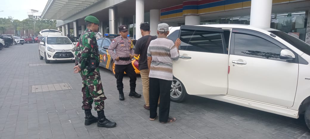 Ops Ketupat Seligi 2023, Bersinergi Polsek Batu Ampar Gelar Patroli Bersama TNI