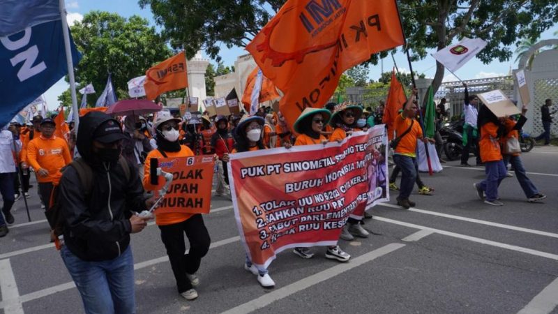 SINERGITAS TNI-POLRI DAN FORKOPIMDA DALAM PERINGATAN HARI BURUH INTERNASIONAL DI KOTA BATAM