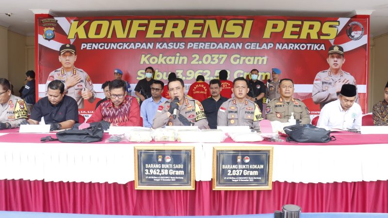 Kapolresta Barelang Gelar Konferensi Pers Ungkap Tersangka Peredaran Gelap Narkotika