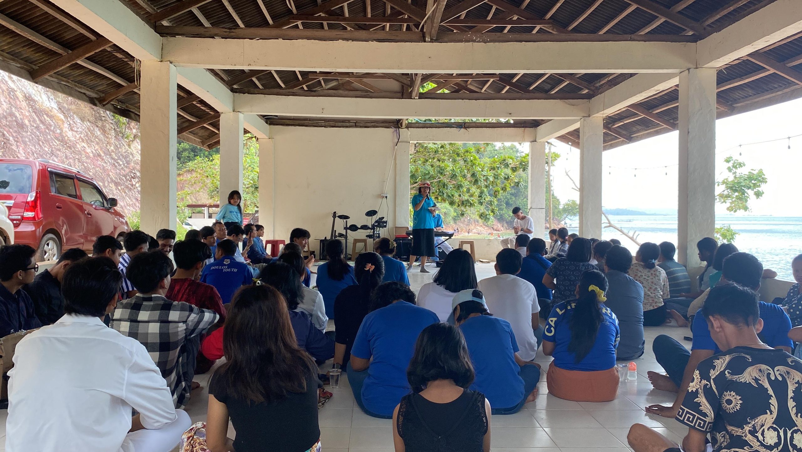 GBP Anugerah Mulia Sagulung, Rayakan Ibadah Syukuran Dalam Rangka HUT Ke – 7 Dipantai Mirota Beach Barelang