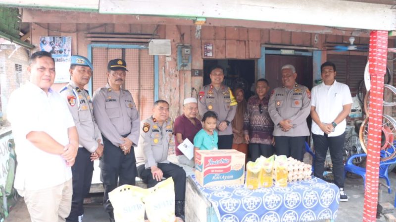 Kapolres Labuhan Batu Berikan Bantuan Kepada Keluarga Penderita Cacat Fisik