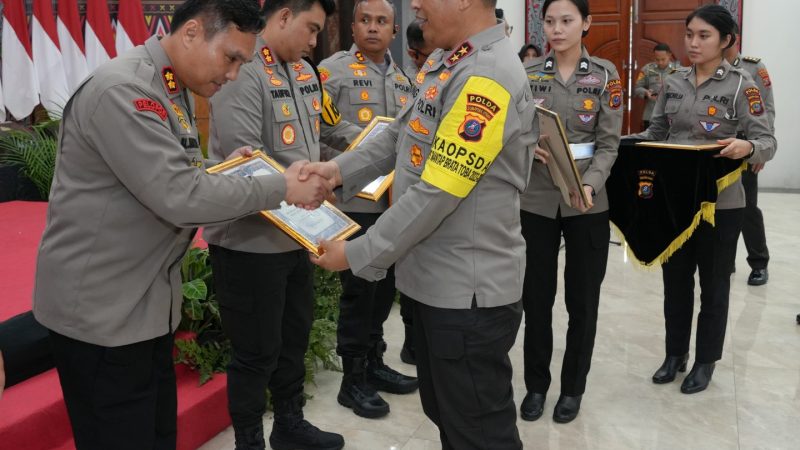Kapolres Labuhan Batu Terima Penghargaan Peringkat Terbaik Dari Kapolda Sumut