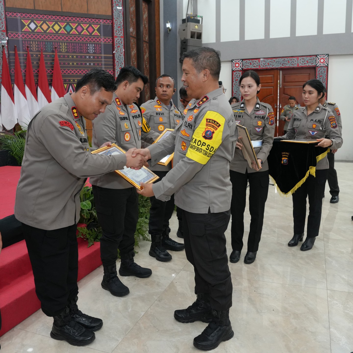Kapolres Labuhan Batu Terima Penghargaan Peringkat Terbaik Dari Kapolda Sumut