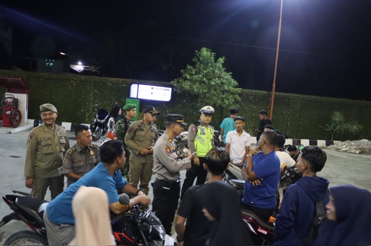 Ciptakan Kamtibmas yang Kondusif, Polres Labuhan Batu Gelar Patroli Gabungan