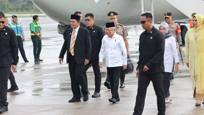 IRJEN POL YAN FITRI HALIMANSYAH KAPOLDA KEPRI DAMPINGI WAPRES RI K.H. MA’RUF AMIN RESMIKAN PASAR ENCIK PUAN PERAK DI TANJUNGPINANG