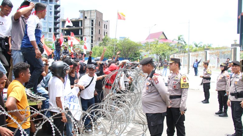 Kapolresta Barelang Turun Langsung Kawal dan Pimpin Pengamanan Aksi Unjuk Rasa Oleh Warga Perum