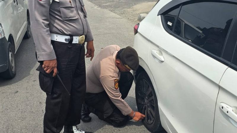 Tak Terima Mobil Dikempesin,Perwira Polwan Arogan Maki Aiptu R Simanungkalit…!!!