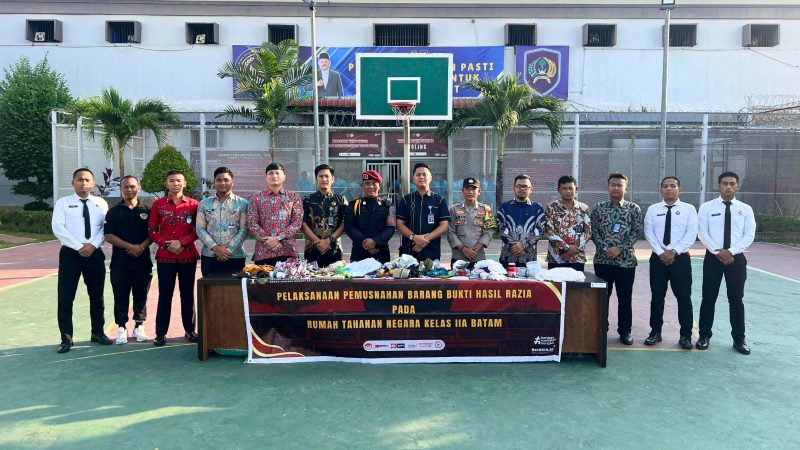 Rutan Batam Musnahkan Barang Bukti Hasil Razia