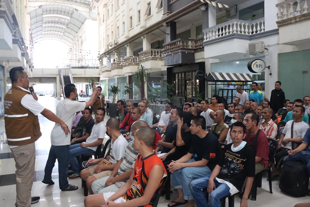 Satgas TPPO Kepri Laksanakan Trauma Healing Kepada PMI Yang Dideportasi Dari Malaysia