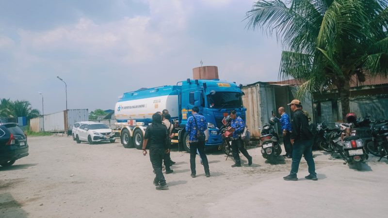 Aparat Gabungan Grebek Tempat Penampungan BBM Bersubsidi di Marelan