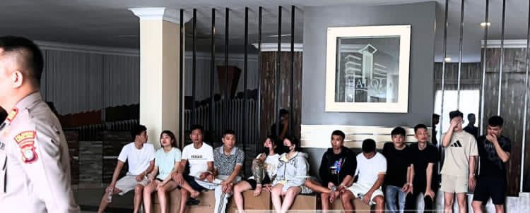 Tim Gabungan Imigrasi Kelas I TPU Batam Grebek WNA Di Baloi View Apartement